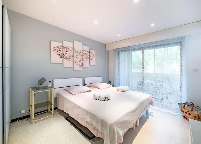 Croisette Vue 2 Pieces Apartment Cannes
